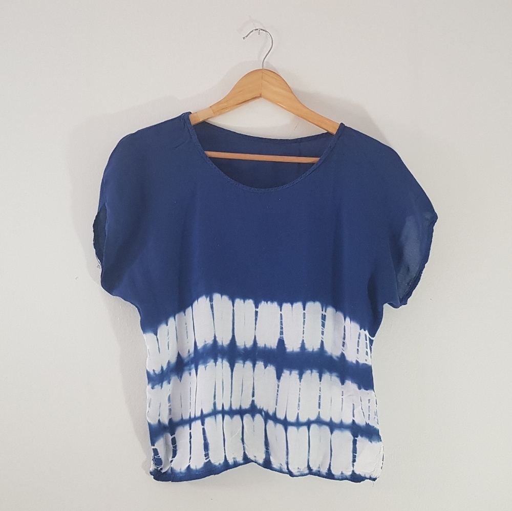 🌼 Indigo shibori tie-dye top